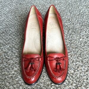 Circa Joan & David Women’s Size 8.5 Red Leather‎ Heels